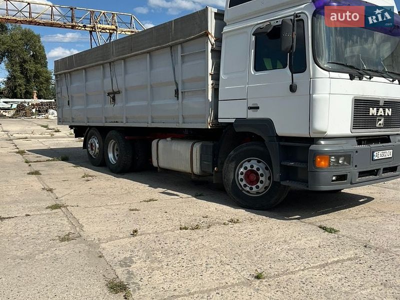 Контейнеровоз MAN F 2000 1993 в Полтаве
