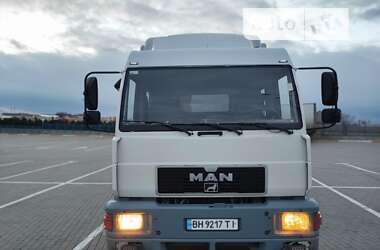Вантажний фургон MAN L 2000 2001 в 