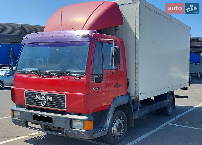 Вантажний фургон MAN L 2000 2002 в 
