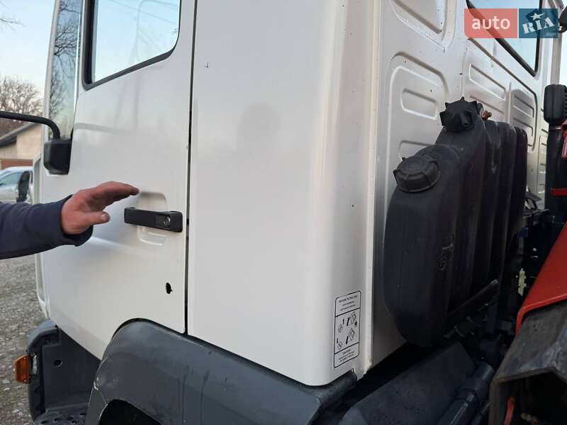 Самосвал MAN LE 8.180 2005 в Черновцах