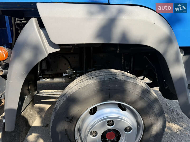 Грузовой фургон MAN LE 8.220 2002 в Изюме