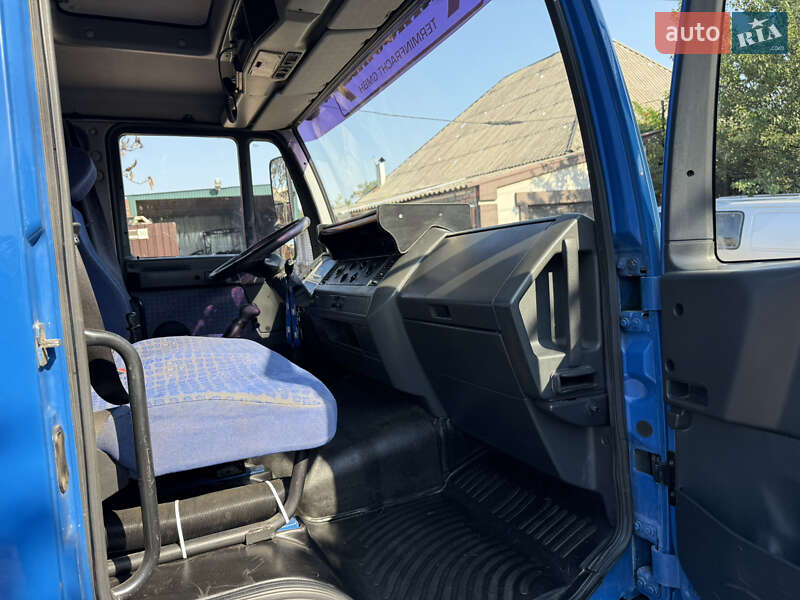 Грузовой фургон MAN LE 8.220 2002 в Изюме