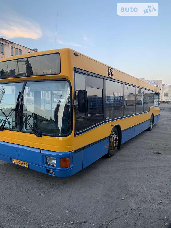 Городской автобус MAN NL 202 1998 в Полтаве