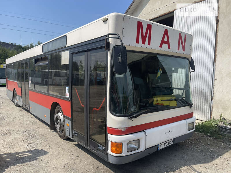 Городской автобус MAN NL 202 1996 в Черновцах