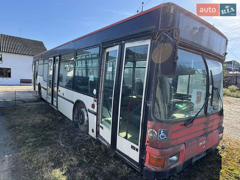 Міський автобус MAN NL 202 1992 в Чернівцях