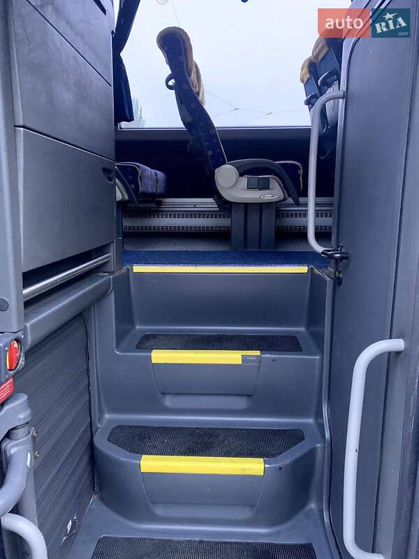 Туристичний / Міжміський автобус MAN R08 2007 в Дніпрі