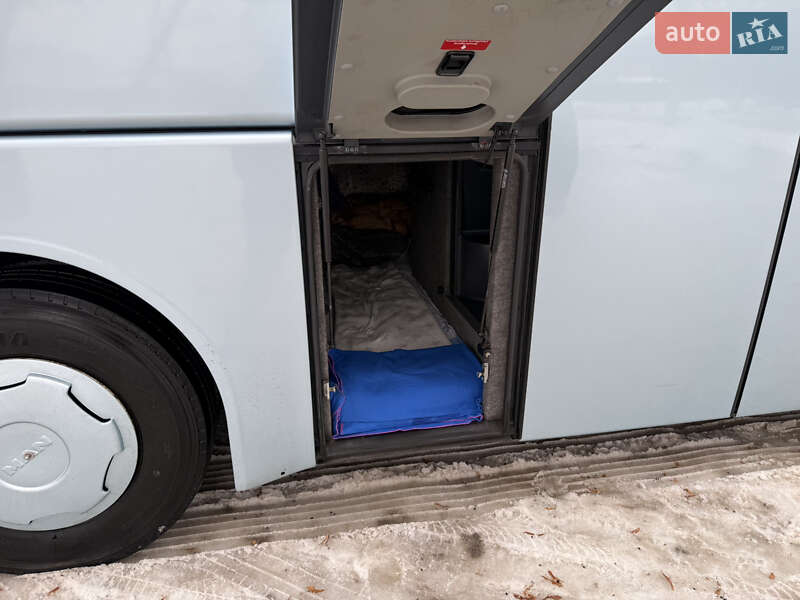Туристический / Междугородний автобус MAN R08 2012 в Чернигове