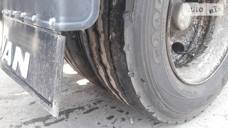 Контейнеровоз MAN TGA 2006 в Одессе