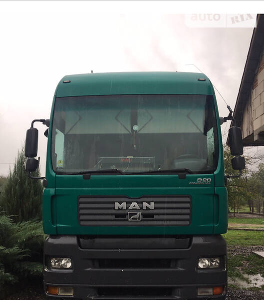 Грузовой фургон MAN TGA 2005 в Хусте