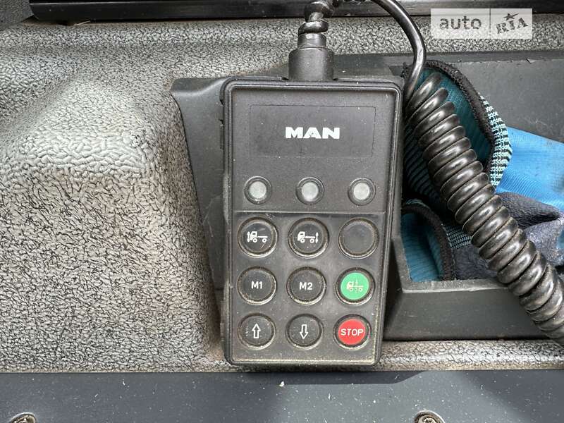 Контейнеровоз MAN TGA 2007 в Гайвороні