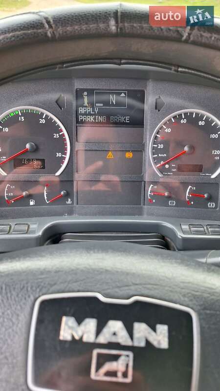 Зерновоз MAN TGA 2004 в Новгородці