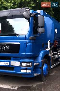 Бензовоз MAN TGA 2010 в 