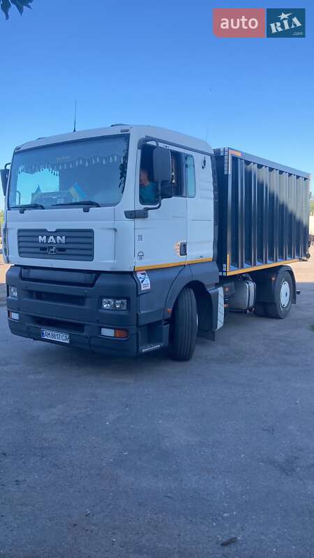 Самосвал MAN TGA 2003 в Чуднове