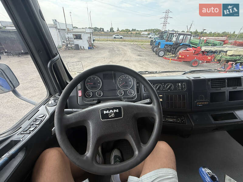 Самоскид MAN TGA 2006 в Дніпрі