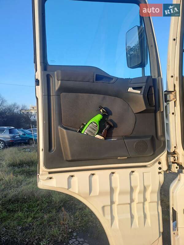 Контейнеровоз MAN TGA 2004 в Львове фото 6 Контейнеровоз MAN TGA 2004 в Львове