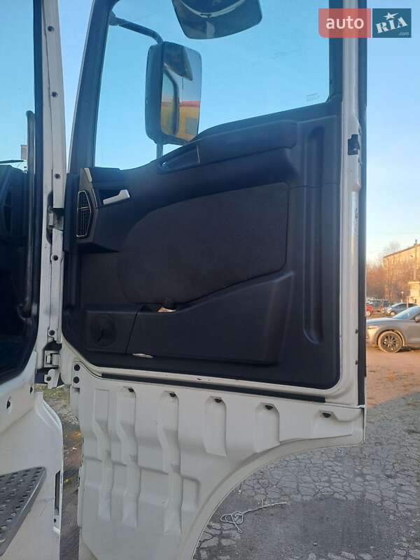 Контейнеровоз MAN TGA 2004 в Львове фото 30 Контейнеровоз MAN TGA 2004 в Львове