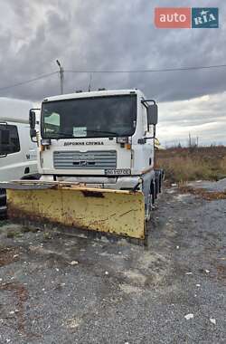 Піскорозкидальна машина MAN TGA 2002 в Тернополі