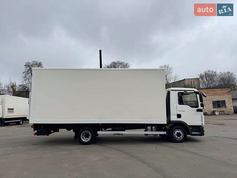 Грузовой фургон MAN TGL 2016 в Ровно