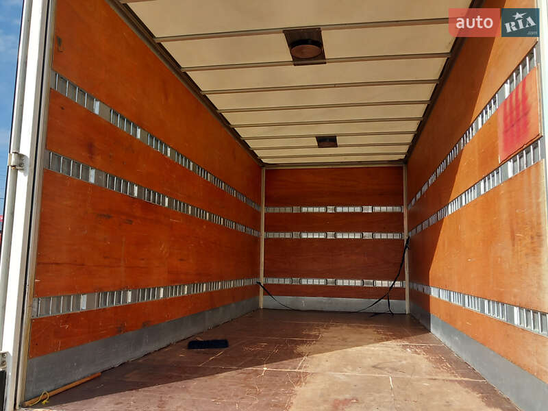 Грузовой фургон MAN TGL 2010 в Бучаче