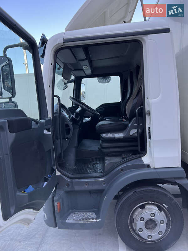 Вантажний фургон MAN TGL 2012 в Львові