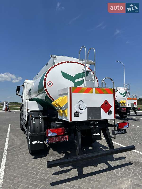 Бензовоз MAN TGM 2025 в Черновцах