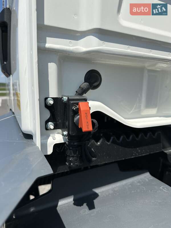 Бензовоз MAN TGM 2025 в Черновцах