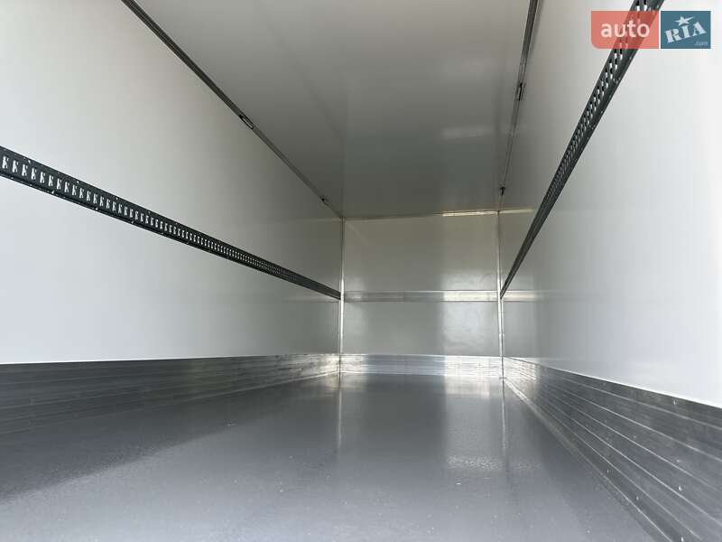 Вантажний фургон MAN TGM 2025 в Чернівцях