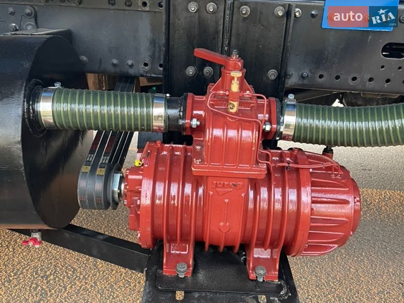 Машина  асенізатор (вакуумна) MAN TGS 2012 в Чернівцях