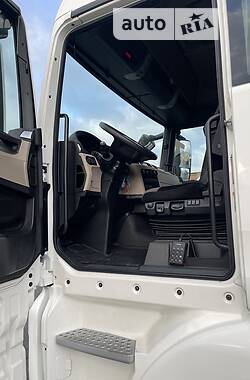 Тягач MAN TGX 2017 в 