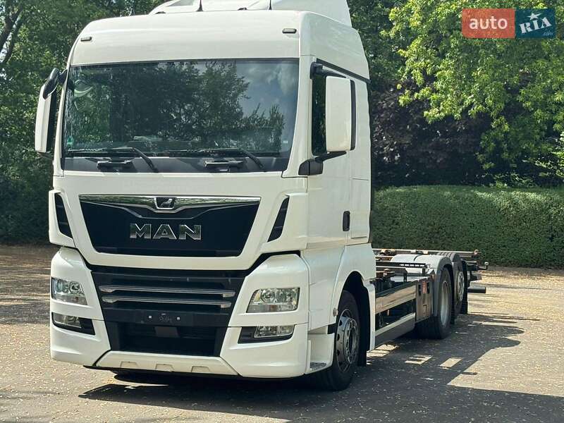 Контейнеровоз MAN TGX 2020 в 