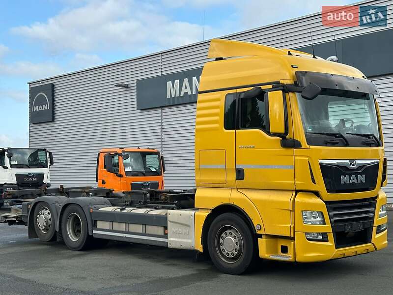 Контейнеровоз MAN TGX 2021 в 