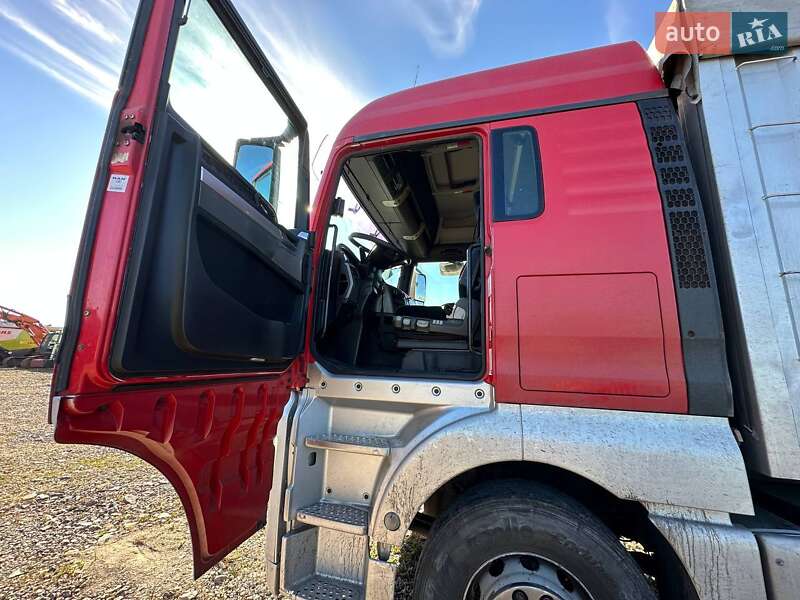 Контейнеровоз MAN TGX 2009 в Києві