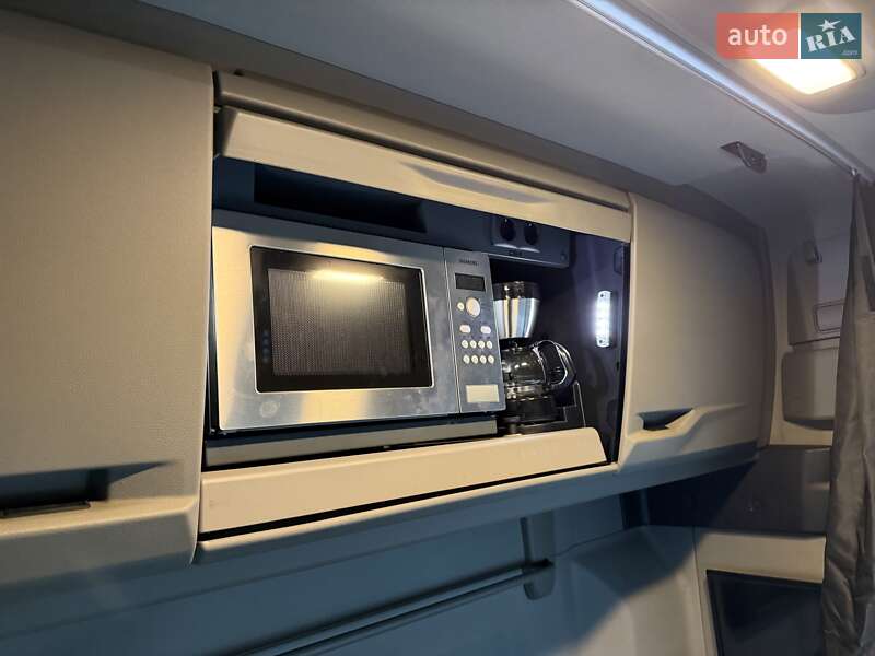 Контейнеровоз MAN TGX 2021 в Залещиках