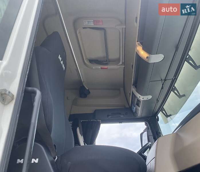 Тягач MAN TGX 2018 в Красном фото 8 Тягач MAN TGX 2018 в Красном