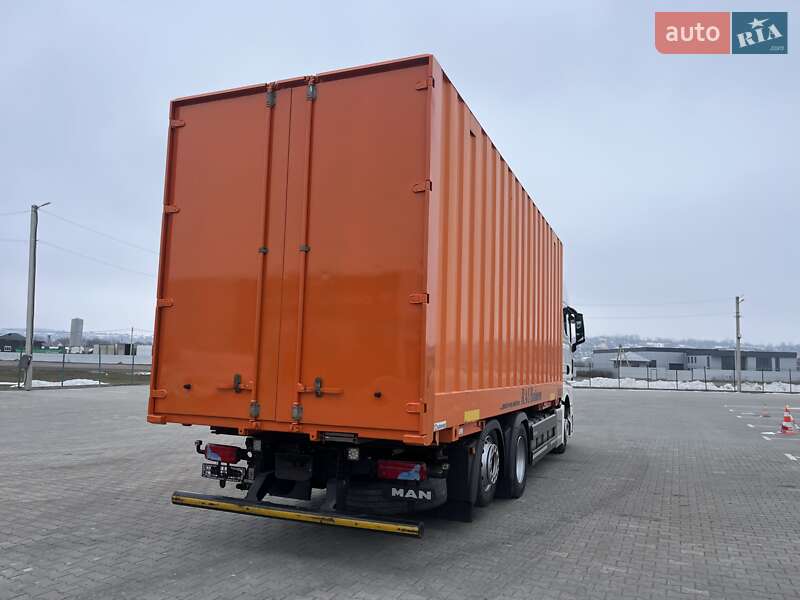 Контейнеровоз MAN TGX 2021 в Черновцах