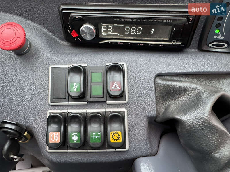 Телескопічні навантажувачі Manitou MLT 735-120 LSU 2013 в Теребовлі