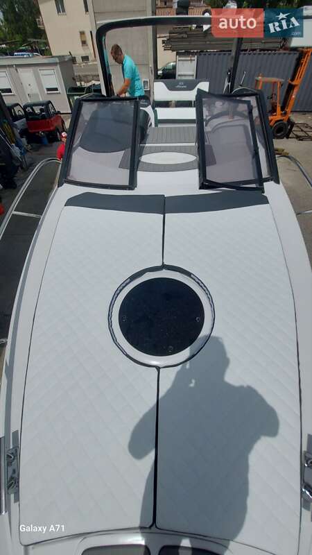 Моторна яхта Mano Marine 32 2023 в Кам'янець-Подільському