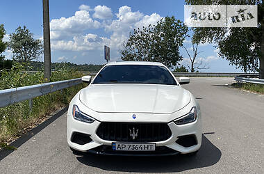 Седан Maserati Ghibli 2017 в Киеве