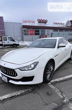 Седан Maserati Ghibli 2017 в Киеве