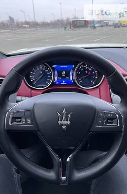 Седан Maserati Ghibli 2017 в Киеве