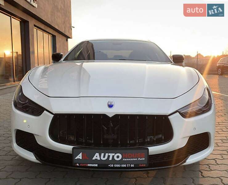 Седан Maserati Ghibli 2014 в Львові