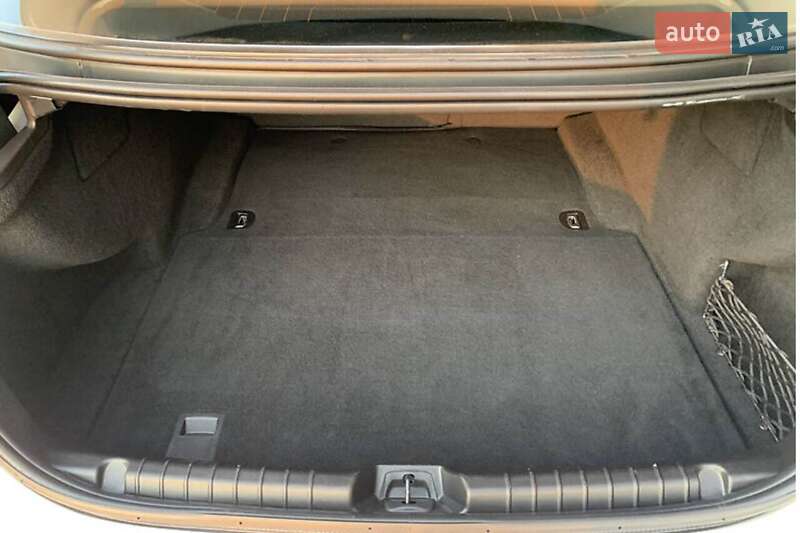 Седан Maserati Ghibli 2014 в Львові