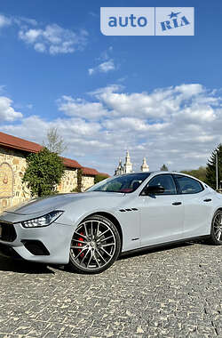 Седан Maserati Ghibli 2016 в 