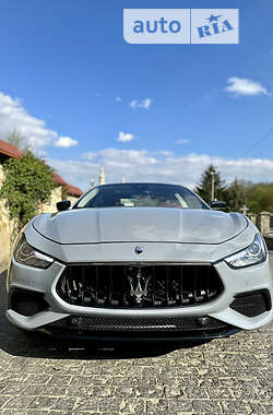 Седан Maserati Ghibli 2016 в 