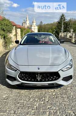 Седан Maserati Ghibli 2016 в 