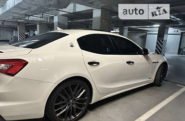 Седан Maserati Ghibli 2017 в 