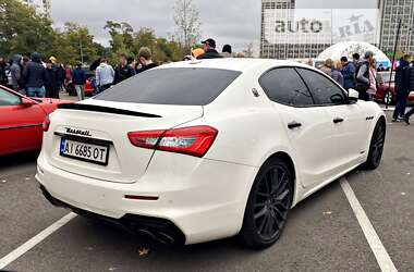 Седан Maserati Ghibli 2017 в 