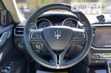 Седан Maserati Ghibli 2014 в Львове