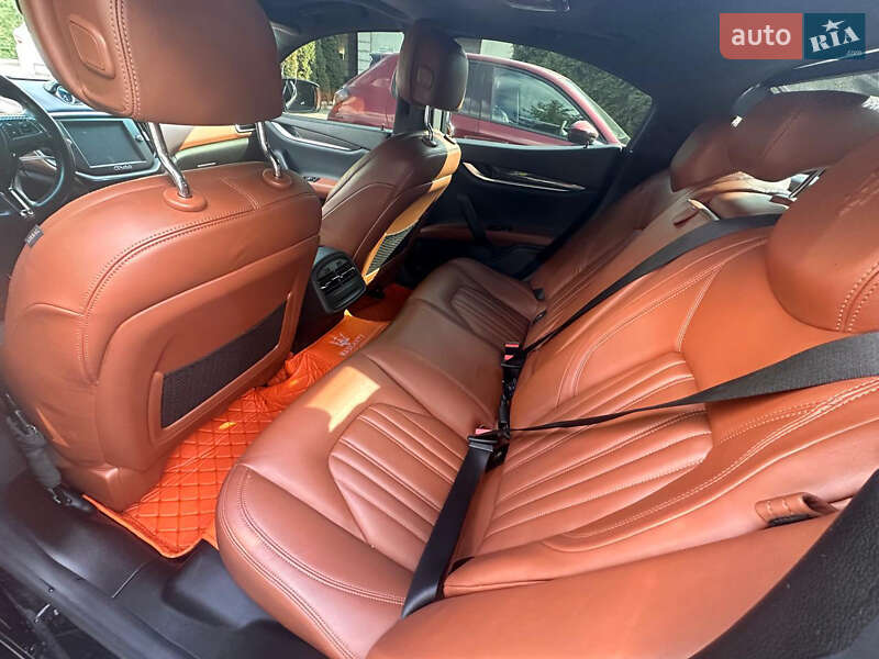 Седан Maserati Ghibli 2014 в Львові