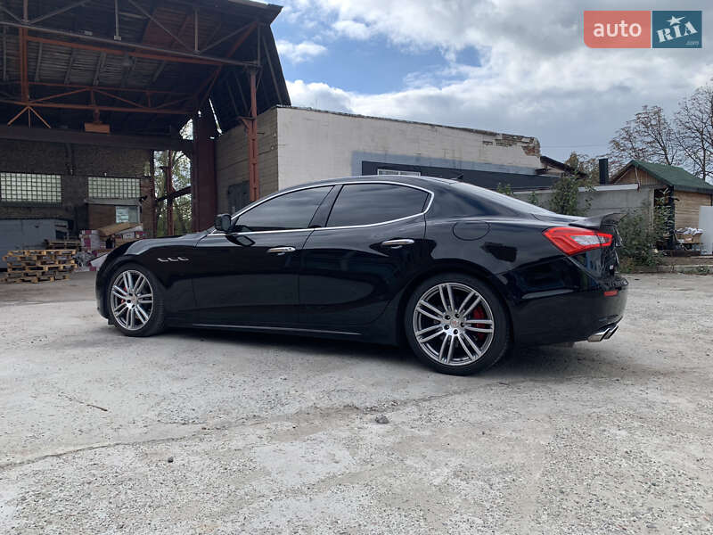 Седан Maserati Ghibli 2014 в Львові
